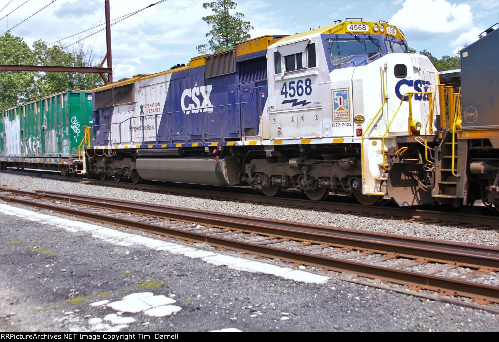 CSX 4568 on M409